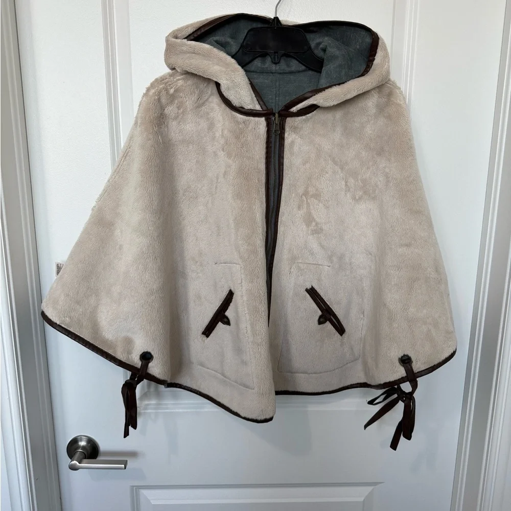 Anthropologie Gray and Cream Hooded Cape - Picture 10 of 13